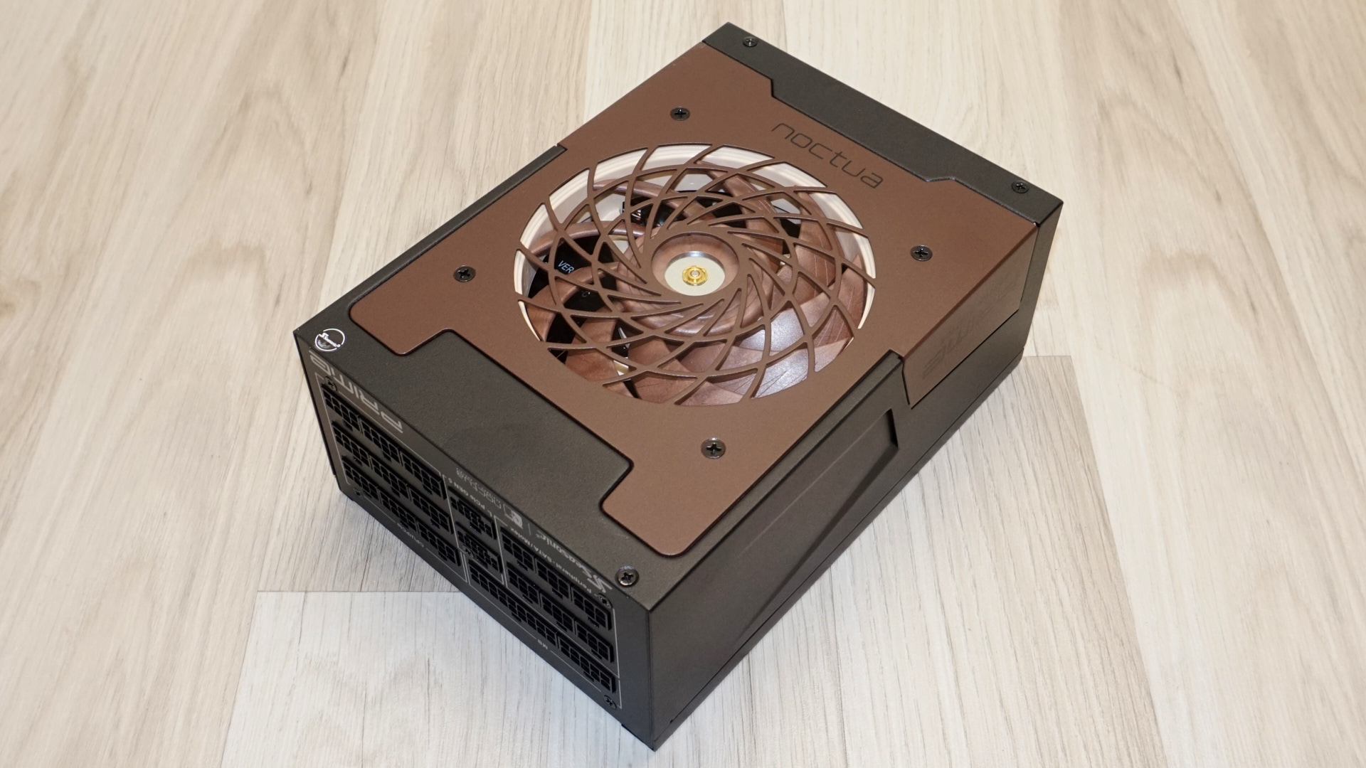 Seasonic Prime TX-1600 Noctua Edition