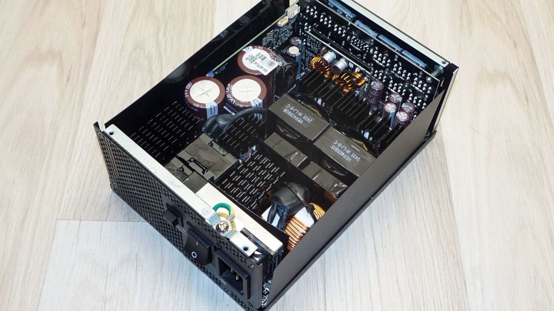 Seasonic Prime TX-1600 Noctua Edition