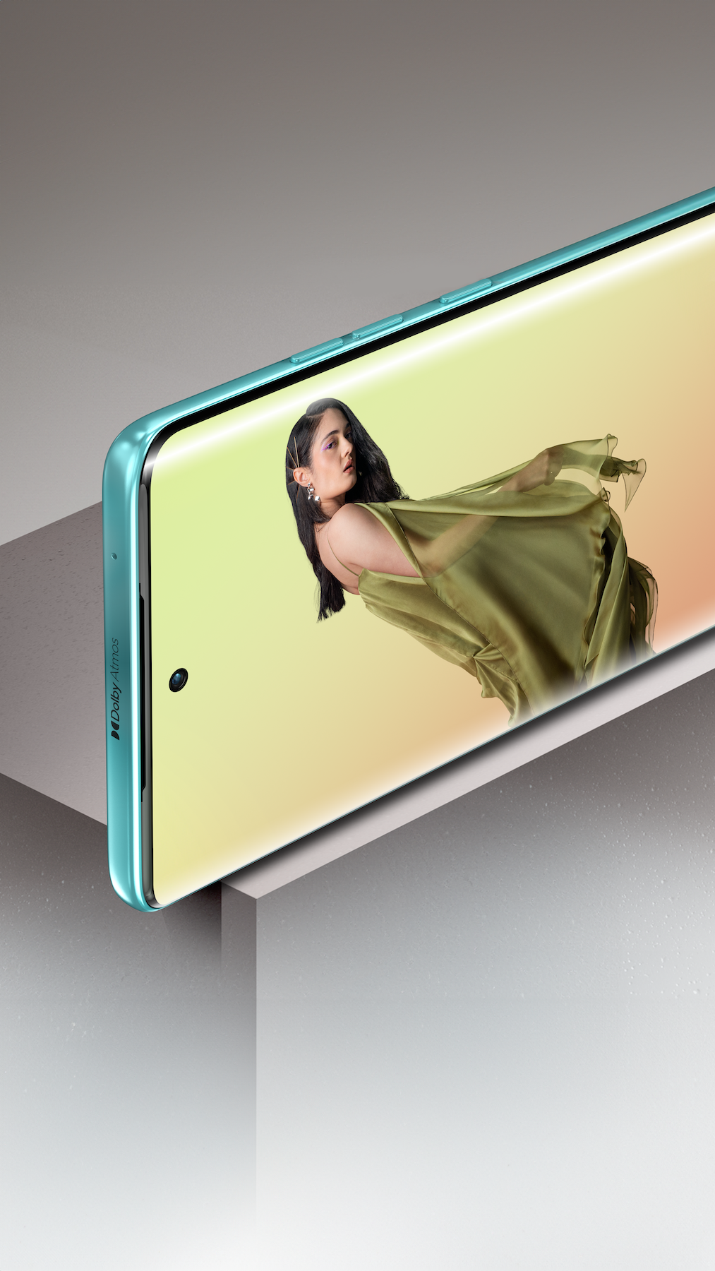 Büyük ve parlak bir ekranla birlikte gelir. | Resim Kredisi - Motorola - Motorola'nın Yeni Edge 60 Fusion lüks görünüyor ama bankayı kırmayacak