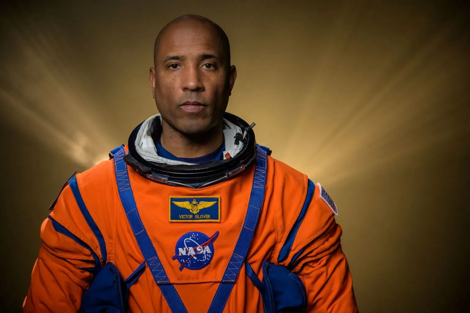 Víctor J. Glover ARtemis II NASA