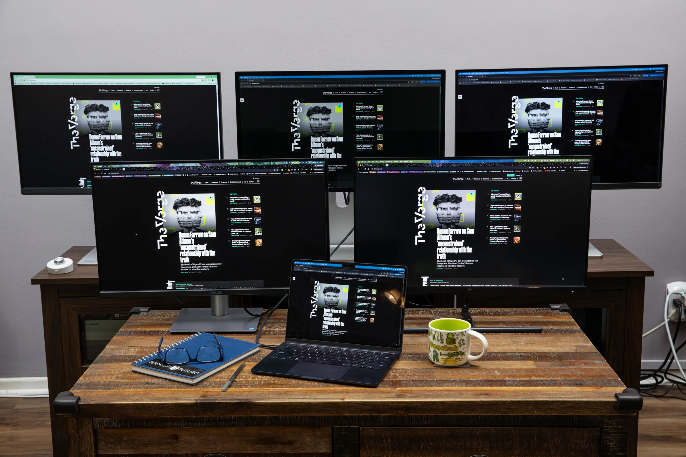 Monitörler arasında Apple Studio Display